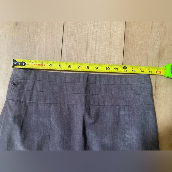 H&M Gray Pencil Skirt – Size 10 (Classic Waist Detail, Belt Loops) - Picture 6 of 8
